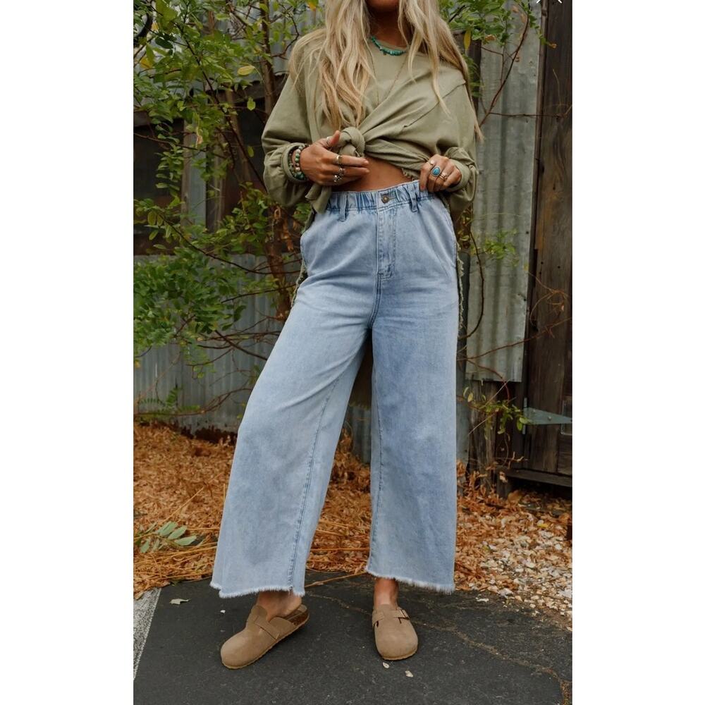 Simply You Wide Leg Jeans - Light Wash - Picture 6 of 8